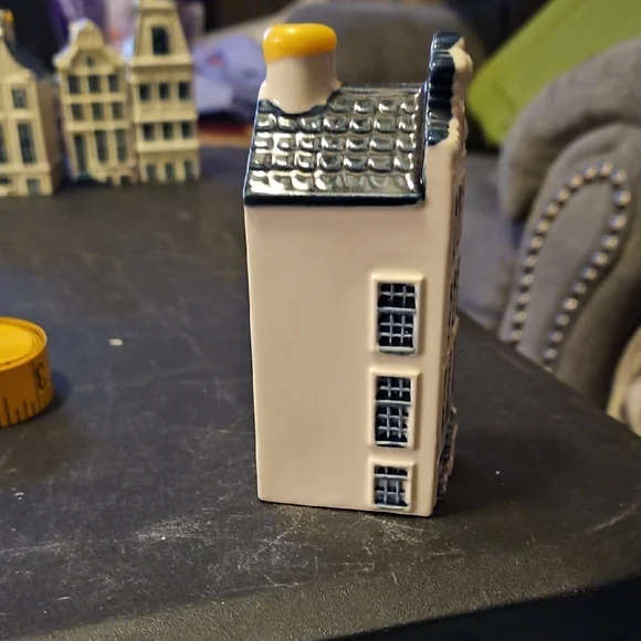 KLM Delft Blue and White Ceramic House Figurine Collectable # 46 - Picture 2 of 6
